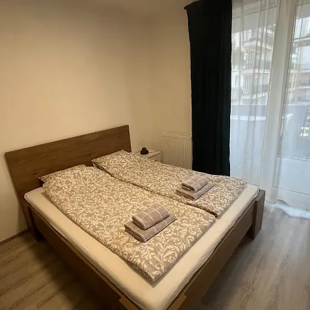 Modern With Garage 아파트