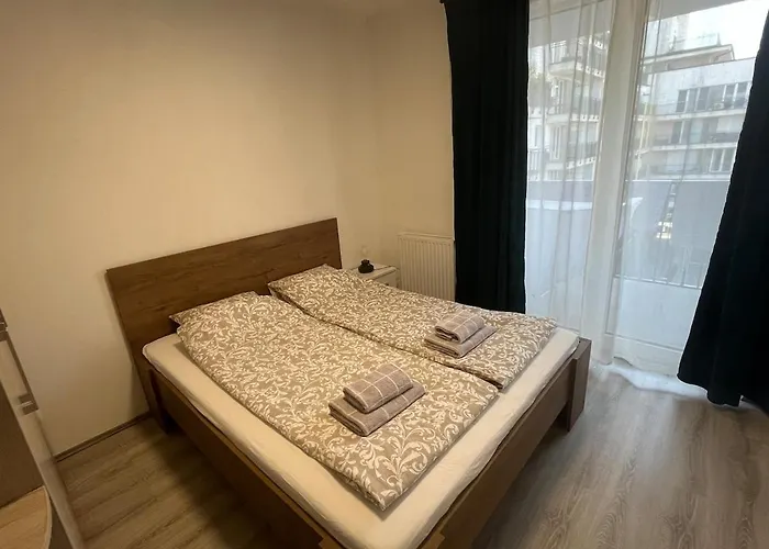 Modern With Garage 아파트